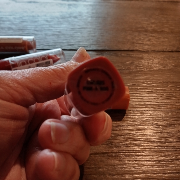 💄L.A. Colors Lip color - Picture 6 of 6